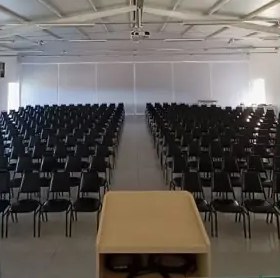 Auditório amplo
