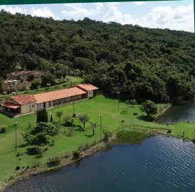 Lago e área verde